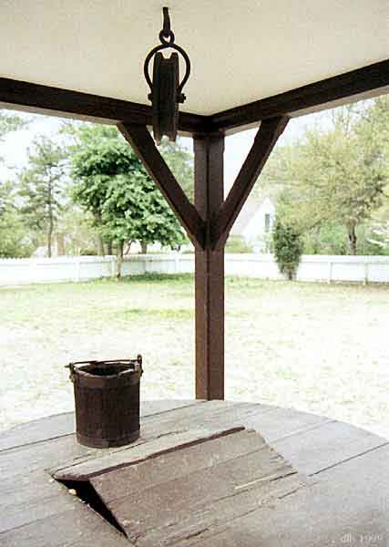 Bucket&Well.jpg (64092 bytes)