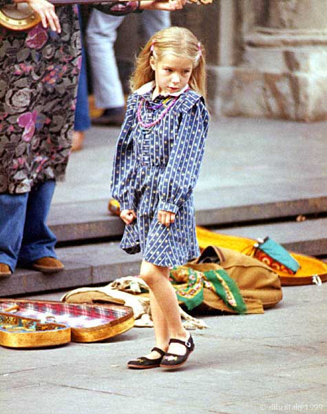 DinnerDance.jpg (80256 bytes)